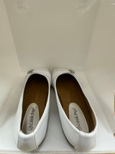 Load image into Gallery viewer, Elegant Bow & Crystal Heart Slip-On Flats