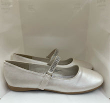 Load image into Gallery viewer, Pearlescent Crystal Ballerina Shoes