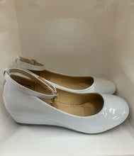 Load image into Gallery viewer, Crystal Heart Charm Ankle Strap Shoes