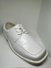 Load image into Gallery viewer, Square Stitch Tip Lace-Up Shoes