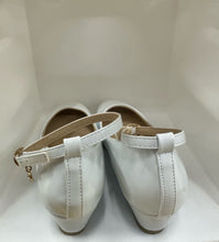 Load image into Gallery viewer, Crystal Heart Charm Ankle Strap Shoes