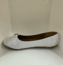 Load image into Gallery viewer, Elegant Bow & Crystal Heart Slip-On Flats