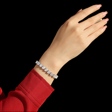 Load image into Gallery viewer, 24 Carat Moissanite .925 Sterling Silver Heart Bracelet