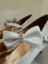 Load image into Gallery viewer, Rhinestone-Embellished Bow-Adorned Strap Kitten Shoes