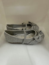 Load image into Gallery viewer, Glittery Slip-on with Asymmetrical Bow
