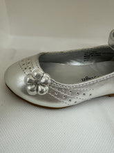 Load image into Gallery viewer, Asymmetrical 3D Flower Ankle Strap Ballerina Shoes