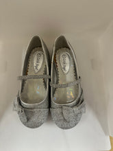 Load image into Gallery viewer, Glittery Slip-on with Asymmetrical Bow