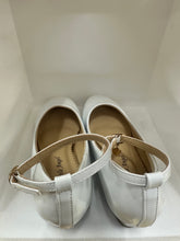 Load image into Gallery viewer, Crystal Heart Charm Ankle Strap Shoes
