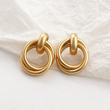 Load image into Gallery viewer, Trendy Fashions Earrings - Interlocking Circles