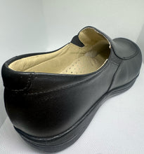 Load image into Gallery viewer, Square Stitch Tip Slip-On Leather Shoes
