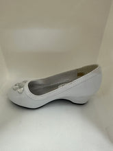 Load image into Gallery viewer, Crystal Hearts Wedge Shoes
