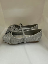 Load image into Gallery viewer, Glittery Slip-on with Asymmetrical Bow
