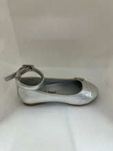 Load image into Gallery viewer, Asymmetrical 3D Flower Ankle Strap Ballerina Shoes
