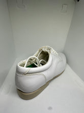 Load image into Gallery viewer, Almond Toe Shiny Patent Shoes
