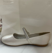 Load image into Gallery viewer, Pearlescent Crystal Ballerina Shoes
