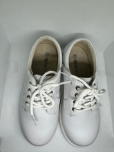 Load image into Gallery viewer, Round Toe Lace-Up Shoes
