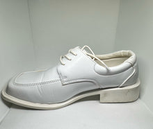 Load image into Gallery viewer, Square Stitch Tip Lace-Up Shoes
