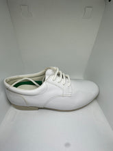 Load image into Gallery viewer, Almond Toe Shiny Patent Shoes
