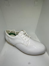 Load image into Gallery viewer, Almond Toe Shiny Patent Shoes
