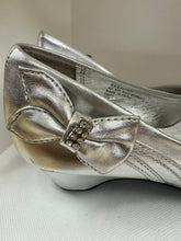Load image into Gallery viewer, Sparkly Bow &amp; Ribbon Wedge Shoes
