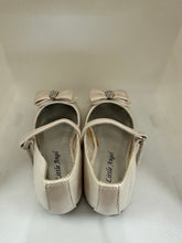 Load image into Gallery viewer, Pearlescent Bow &amp; Crystal Ballerina Shoes
