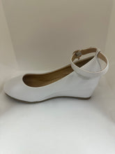 Load image into Gallery viewer, Crystal Heart Charm Ankle Strap Shoes
