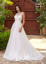 Load image into Gallery viewer, Moda Bella Bridal Gown
